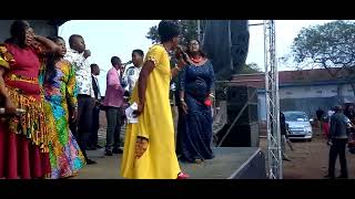 Florence Robert Performing ISEBEDO JAKORA LIVE at Kisumu Manyatta