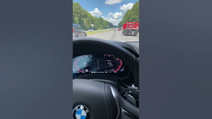 2021 BMW 530i xDrive Highway Merging - DayDayNews