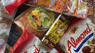 Foreigner Tries Thailand Snacks for the First Time