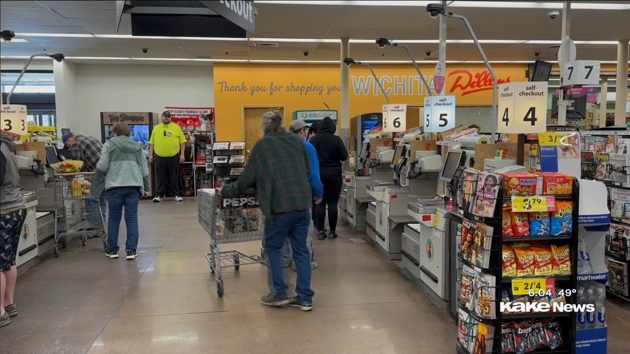 Last minute shoppers crowd grocery stores on Thanksgiving morning YouTube