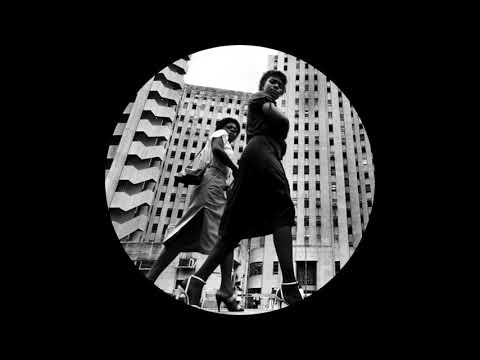 UNCLE KNOWS - FLYING SAUCERS