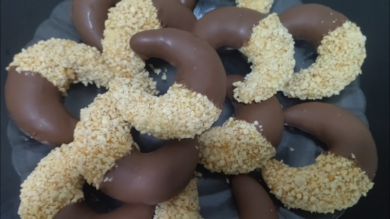 عندي مناسبة وهذا هو القاطو الأنسب هليلات بدون حشو كمية كبيرة  58حبة مقادير مضبوطة ذوق لذيذ ومميز