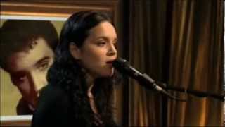 Norah Jones -   Are You Lonesome Tonight chords