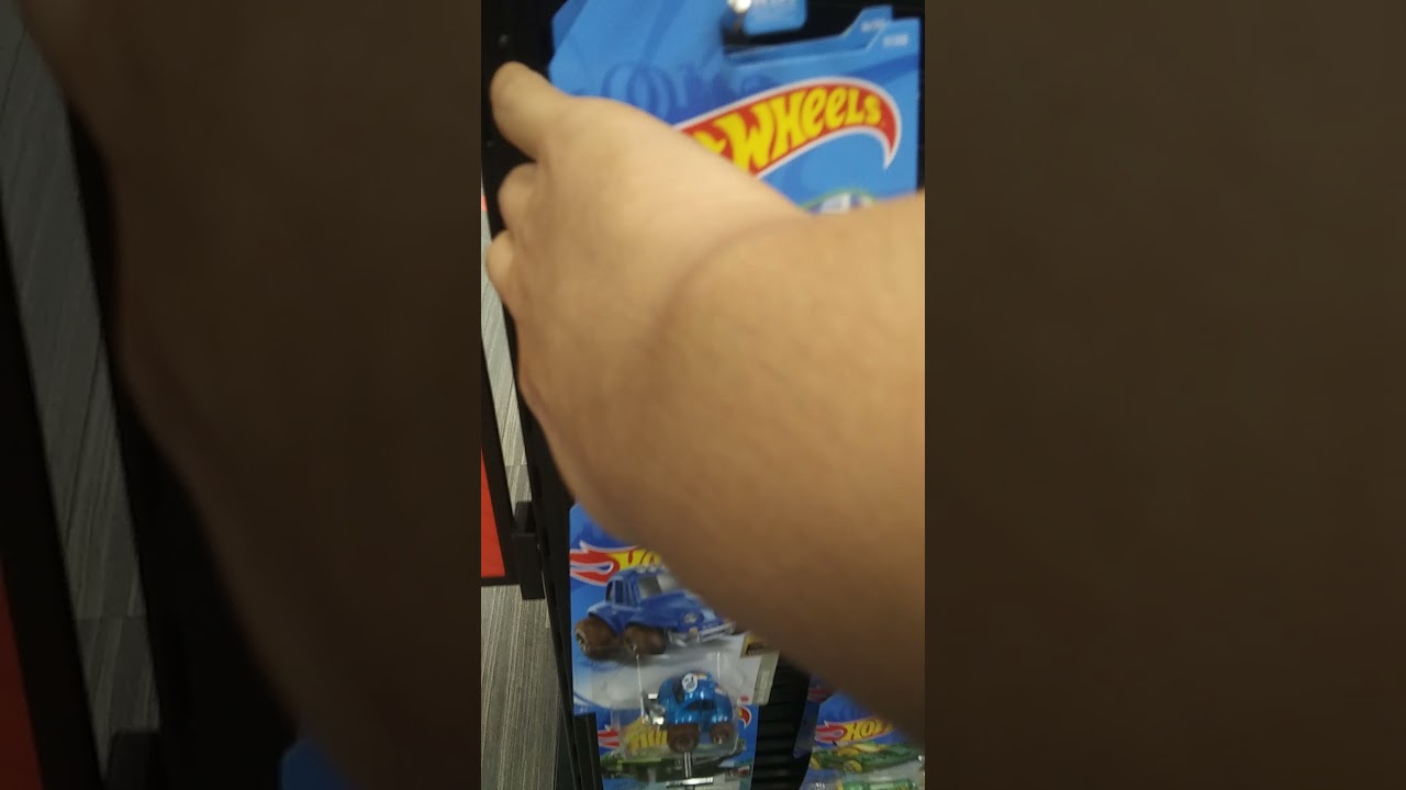 More Hot Wheels hunting! (at a GameStop)