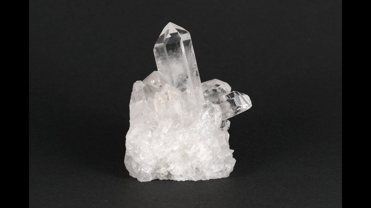水晶 クラスター 86g / Quartz Cluster - YouTube