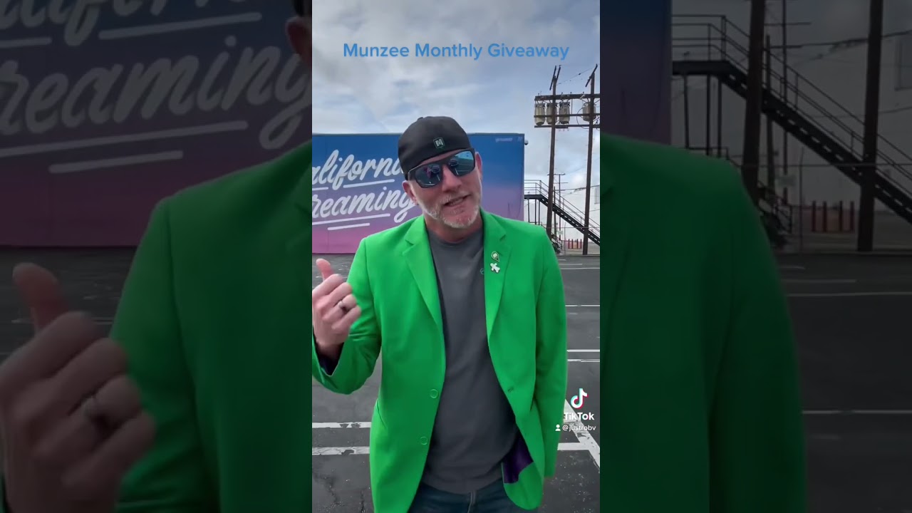 California Dreaming Mural for the Munzee Monthly Giveaway 