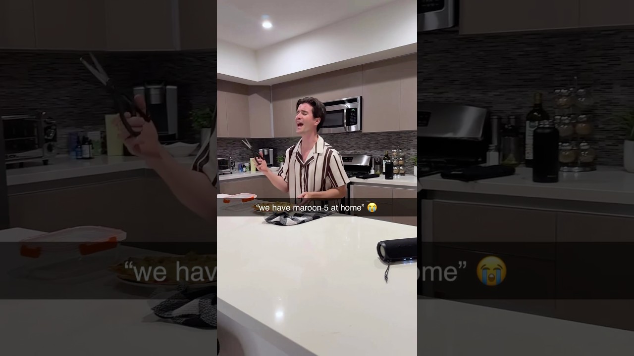 bro thinks he’s adam levine 😭can someone get him a real pizza cutter? moves like jagger by maroon 5