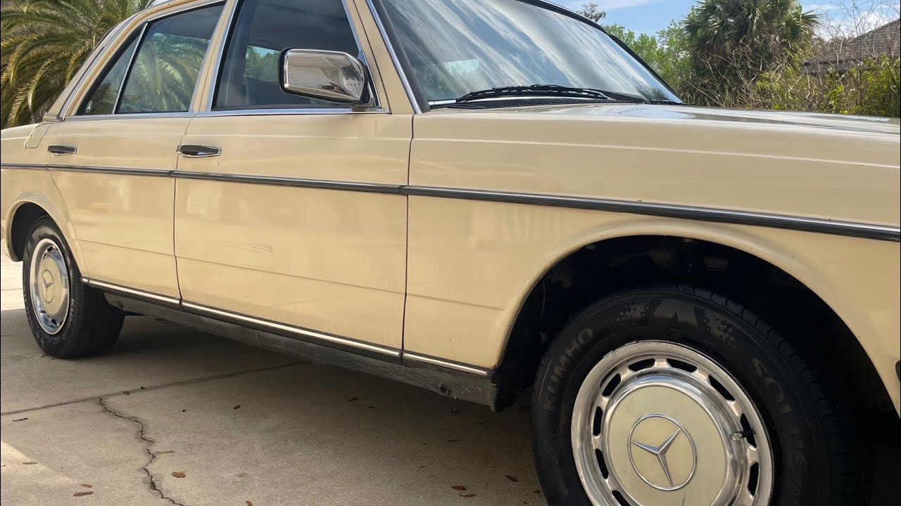 Bringing a 1983 Mercedes Diesel Back to Life - Engine Comes Out!