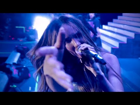 + Perra + Bitch (En Vivo) (Fiestas de Octubre 2025) - Belinda