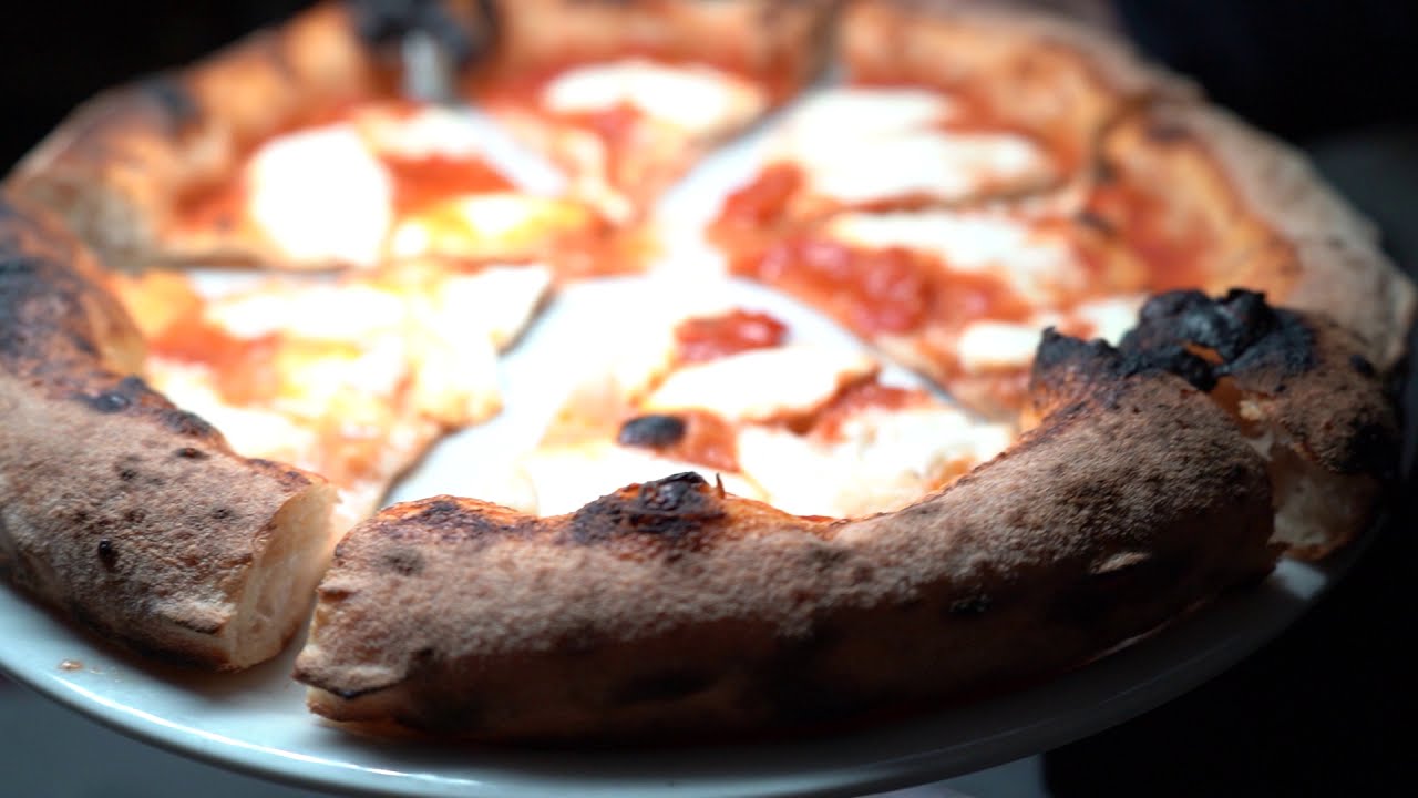 Pizza Napoletana - Ricetta in descrizione