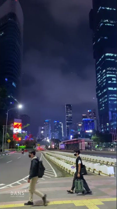 Story' WA || Kota Jakarta malam hari