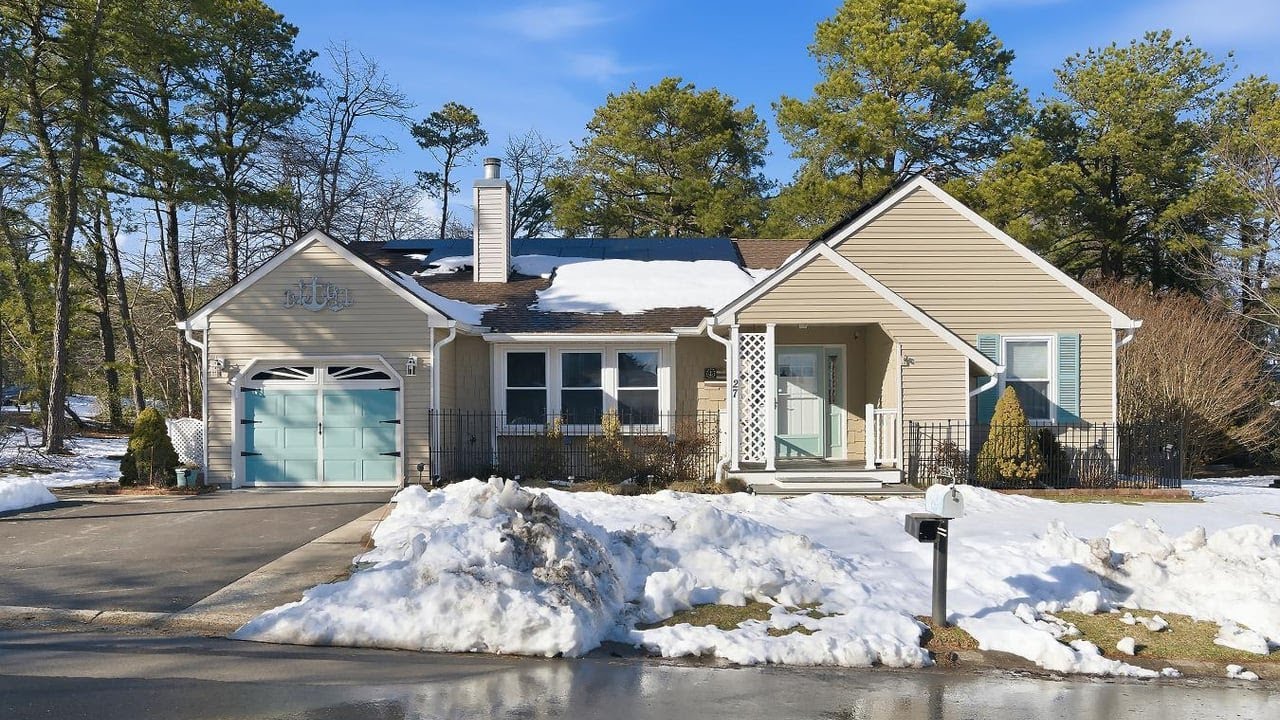 27 Amesbury Rd, Whiting, NJ