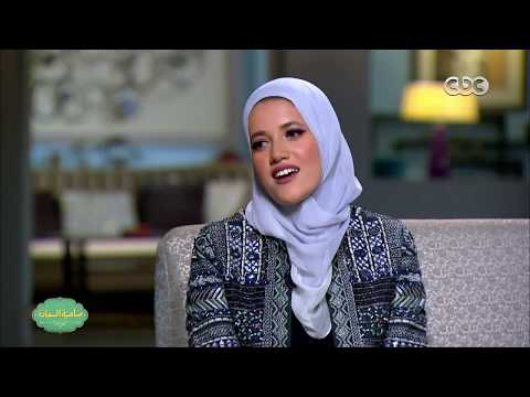 صاحبة السعادة خريجة من الجامعة الامريكية تتعلم صناعة الاحذية لتصبح من اشهر مصممي صناعة الاحذية