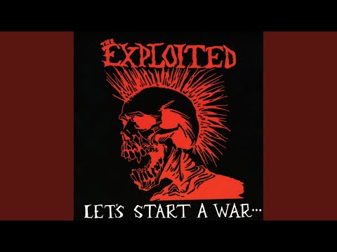 【一点物現代アート】GOD SAVE THE REP＆SKULL QUEEN just-finished-sculpting-this-