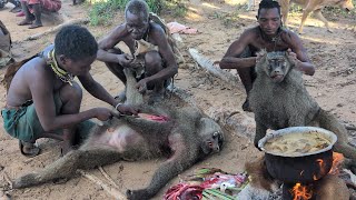 Understand wonderful African fearless Bushmen tradition, the so called Hadzabe tribe | Baboon Hunt
