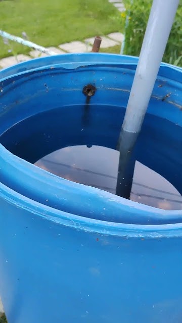 Водосток своими руками! #водосточнаясистема #дача #стройка - YouTube