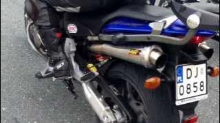 Honda Hornet 900 MIVV Exhaust Sound On The Road LOUDLY RUMBLING !