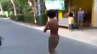 Tingkah lucu orang gila