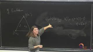 Barycenters for probability distributions based on optimal weak mass transport