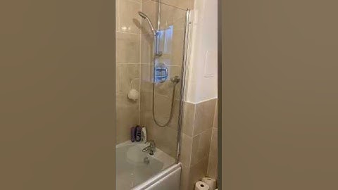 Bath shower screen installation