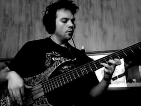 bassrush Mike Hill plays