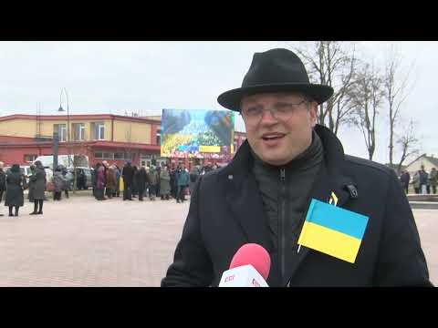 Solidarumas su Ukraina Krekenavoje išreikštas palaikymo žodžiais, maldomis, aukomis ir dainomis