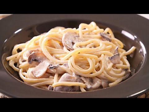 Video: Pasta Con Champiñones Y Salsa Cremosa