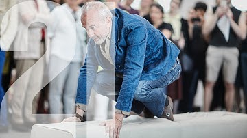 Erwin Wurm – Performative Skulpturen - Performance