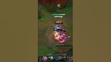 Basic Riven 1v2 Outplay - League of Legends Moments Shorts #moments #lolmoments #lolclips