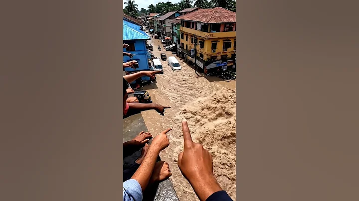 “Massive Flood in the City | Terrifying Flash Flood 2025 | Real Disaster Footage”