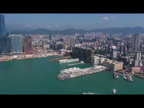 Hong Kong’s Newest Tourist Attraction -- “Ocean Terminal Deck” Hong Kong’s Newest Tourist Attraction -- “Ocean Terminal Deck”