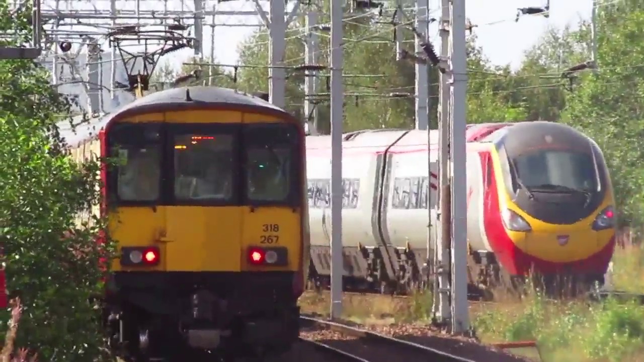 Trains at Newton Lanark 10/9/16 50 Subs special