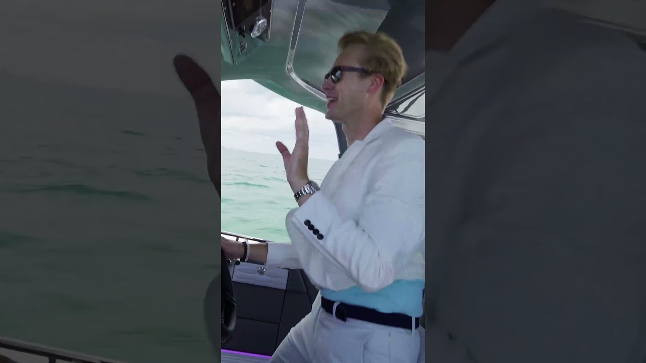 Teaser 2025 Cigarette Racing 42' Auroris Unleash the power! 