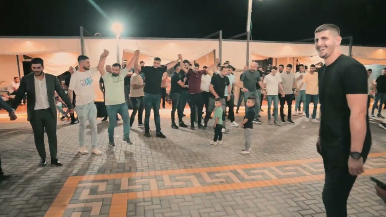 دبكة حفل زفاف العريس ( طاهر رواجبة ) الفنانين مؤنس ومعتصم حواورة)