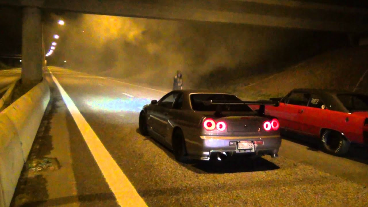 Nissan Skyline R34 GTR V-Spec - YouTube
