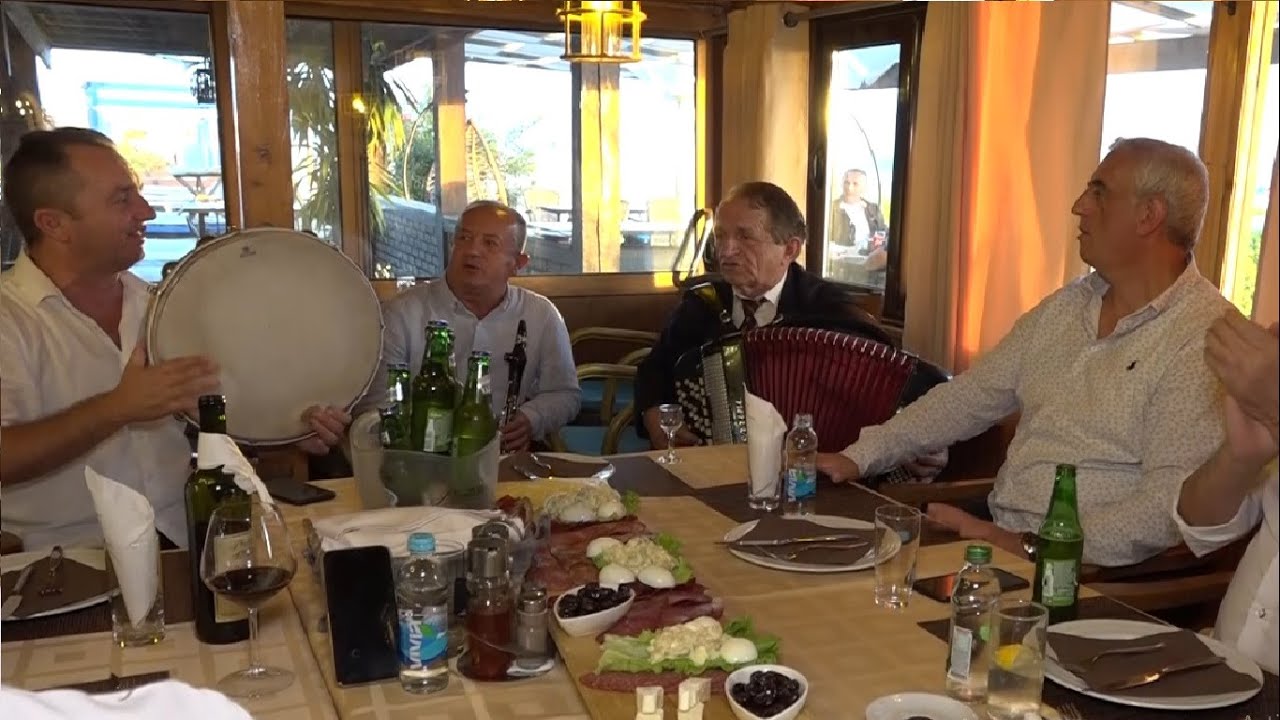 Aheng familjar SI DIKUR MOTI