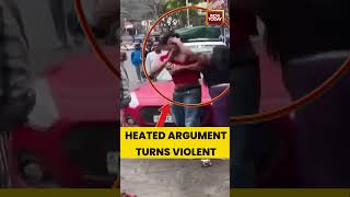 Viral Video | Heated argument turns Violent #shorts #ViralVideo #StreetFight #TouristClash