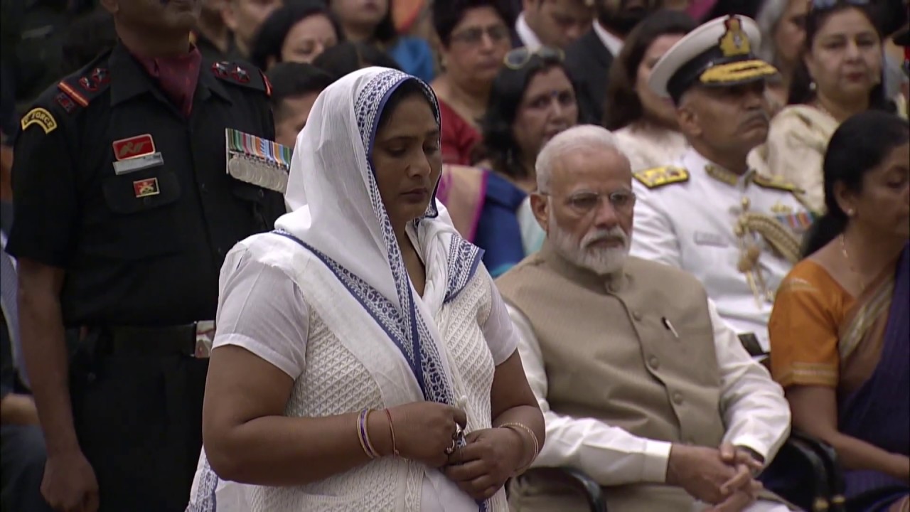 President Kovind presents Kirti Chakra to Sepoy Vrahma Pal Singh (Posthumous)