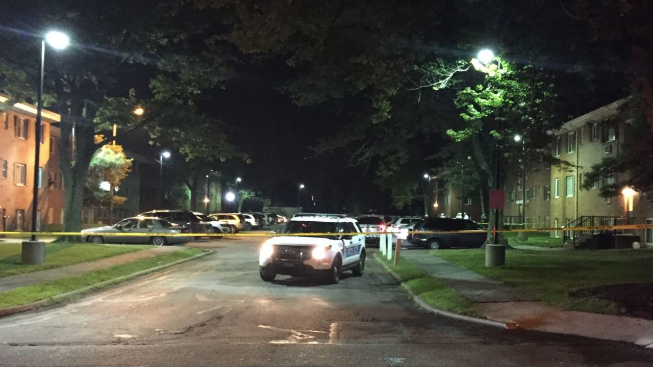 One person dead after early morning shooting on west side - YouTube