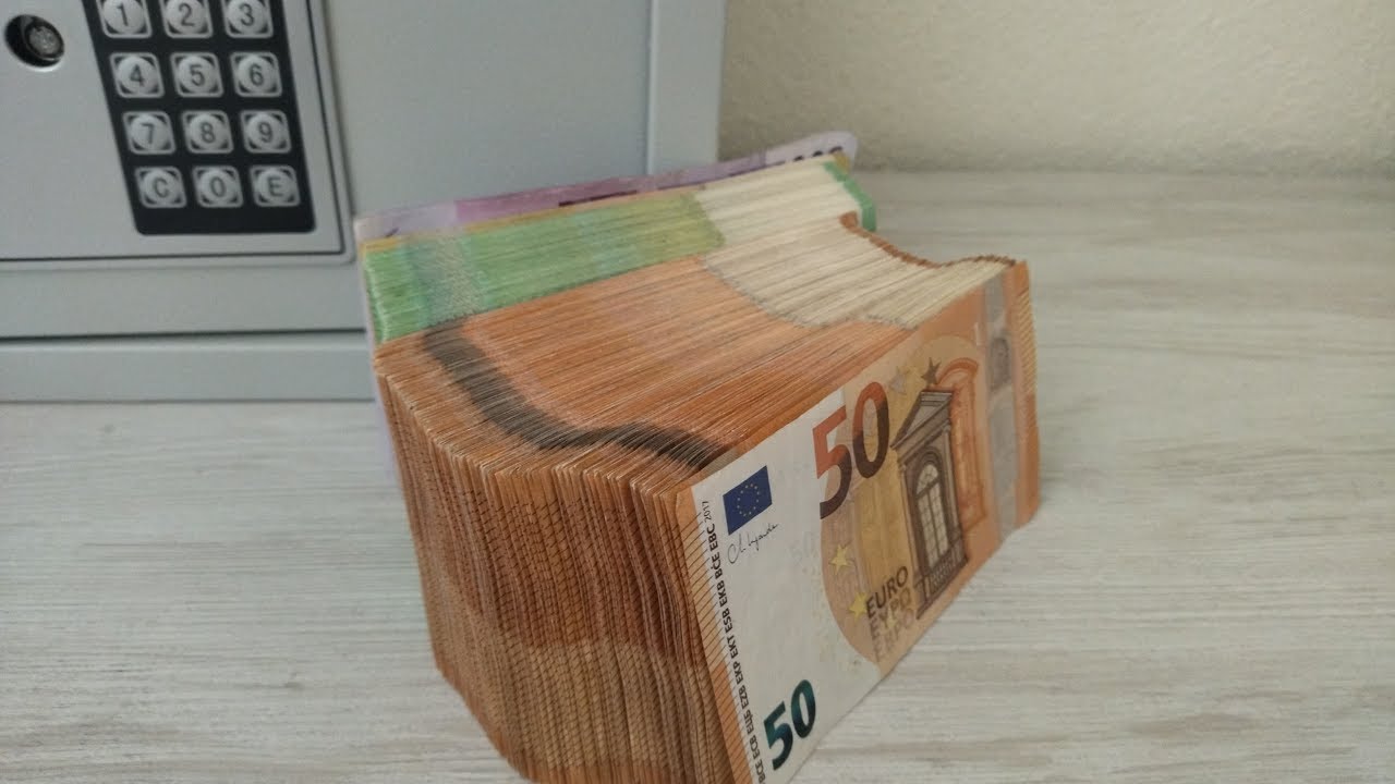 SECRET MONEY BOX + BIG STACK !!! - YouTube