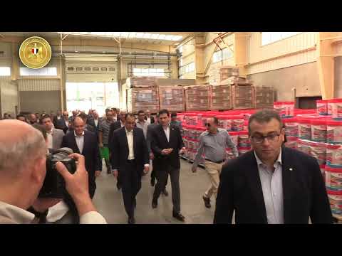 خلال جولته بالعبور رئيس الوزراء يتفقد مصنع الشركة الألمانية اللبنانية للصناعة  للدهانات