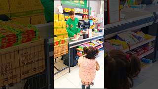 Liza Tarım Kredi Marketteki Kasiyerci Amcadan Çok Güzel Bir Kitap Ve Abur Cubur Aldı