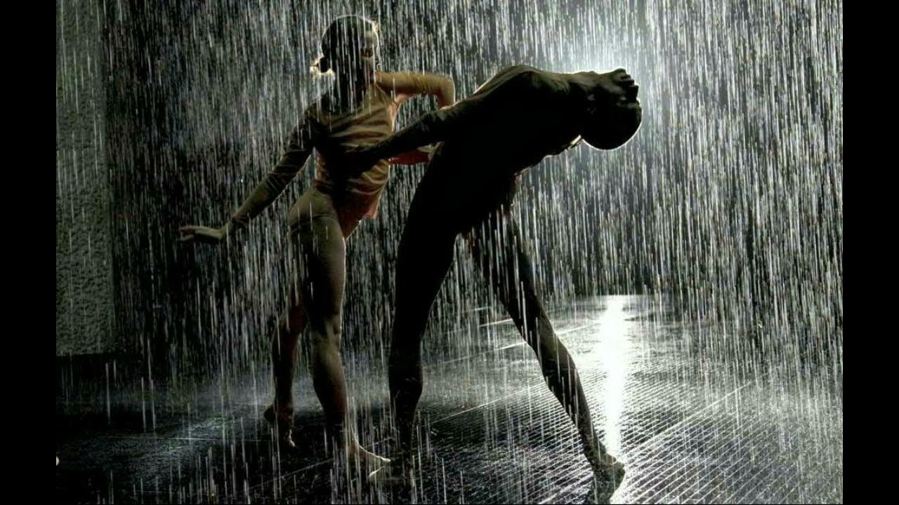 танцы под дождем. парень танцует под дождем. под дождем. вивиан грин танцевать под дождём. двое под дождем.