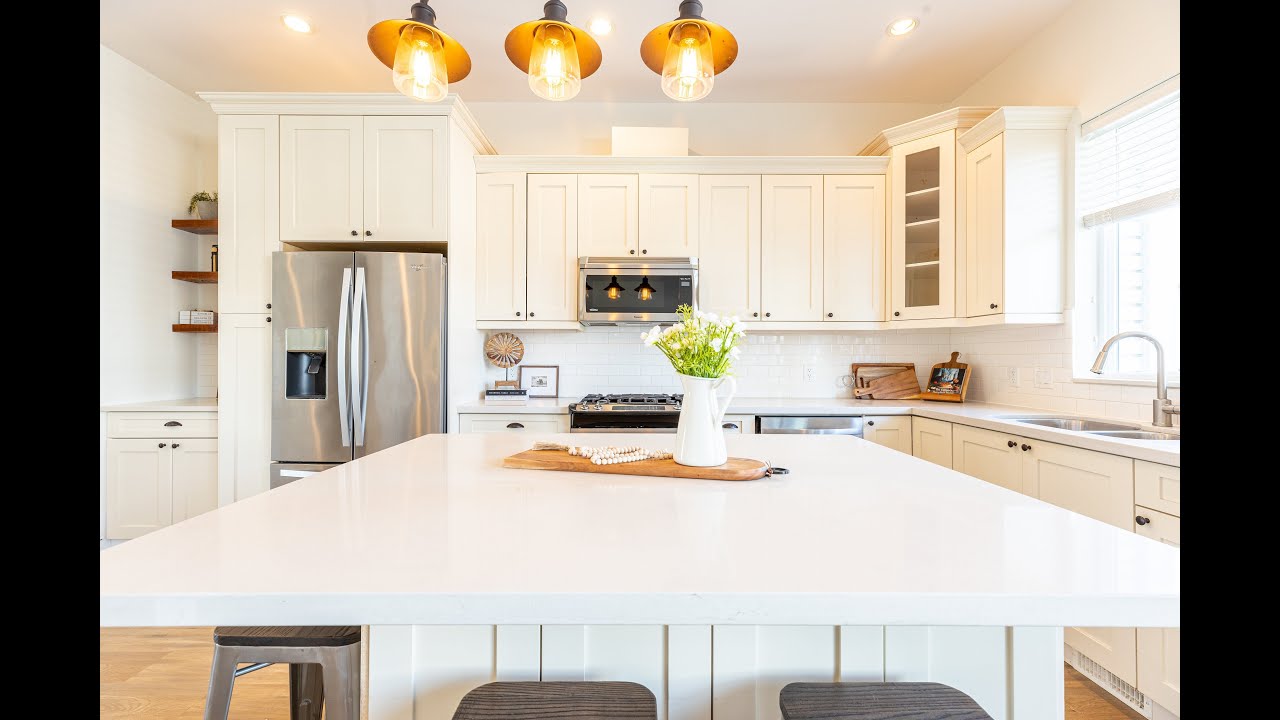 4316 Stephen Leacock Drive, Abbotsford - Beautiful home in the mountain community of Auguston