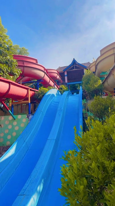 Seru Naik Waterboom Kolam Renang😍