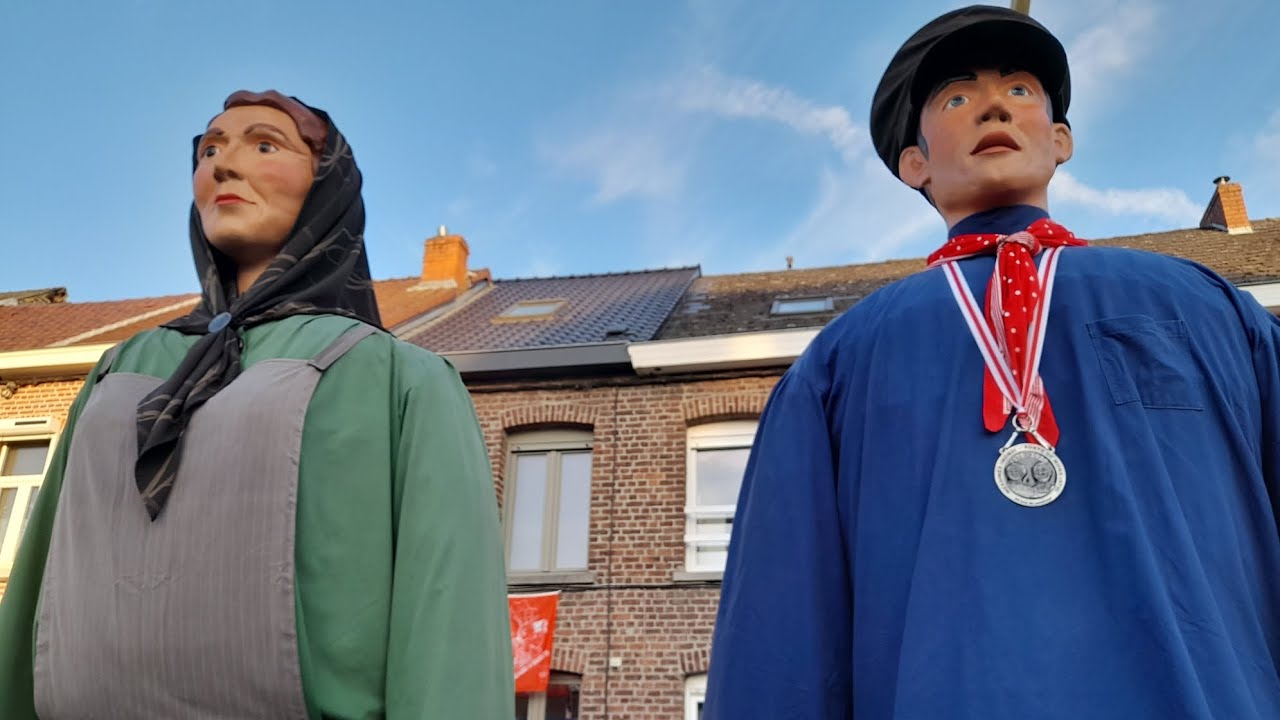 Ducasse a baudets 2024 : Sortie des 4 géants dans le faubourg