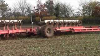 Cat Challenger MT865 C ploughing.wmv