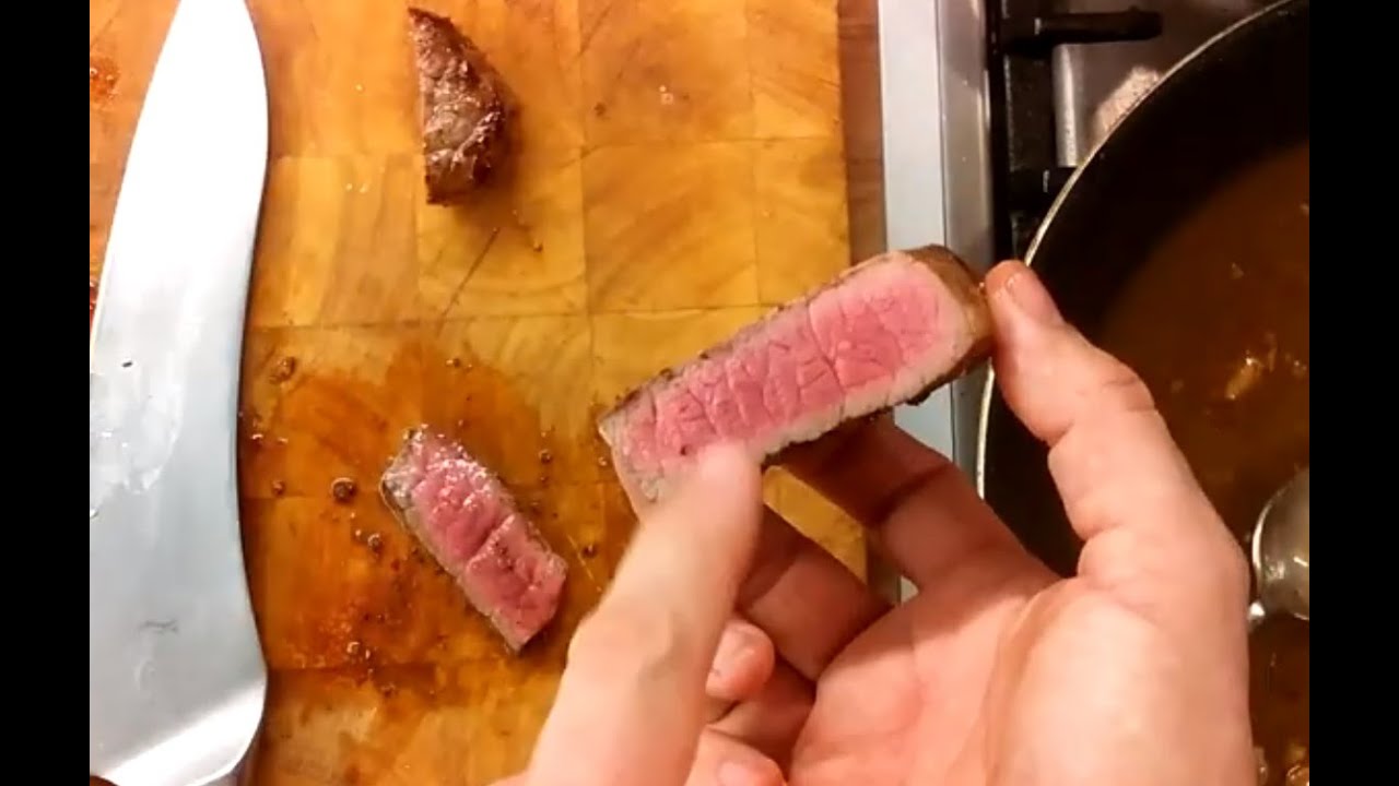Csak ERŐS IDEGZETŰ nézőimnek ajánlom :-) A medium rare steak sütésének technikája+ mártás!