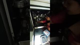 Dishwashing Machine me salt kaise dala jata hai, check it | #shorts #dishwashers #dishwashingliquid Dishwashing Machine me salt kaise dala jata hai, check it | #shorts #dishwashers #dishwashingliquid