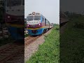 D19E-974 kéo SE18 qua khúc cua sau khi qua Cầu Đỗ Xá #train #railway #tàuhỏa #duongsatvietnam